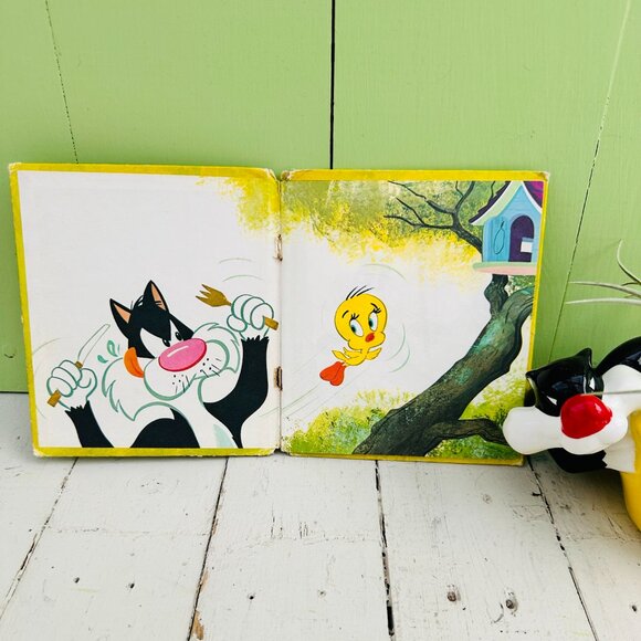 Vintage 70s' Tweety and Sylvester Book Vintage Warner Bros Tweety Bird Sylvester - Picture 2 of 8